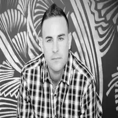 Michael Bizを聴いたり、ミュージックビデオを鑑賞したり、経歴やツアー日程などを確認したりしましょう！