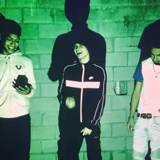 Luister naar Lazerhoe, bekijk muziekvideo's, lees de bio, bekijk de tourdata, en meer!