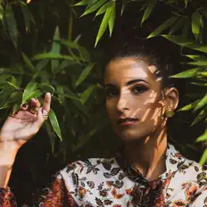 Dengarkan Ida Scarlato, tonton video musik, baca bio, lihat tanggal tur & lainnya!