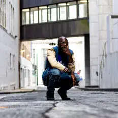 ERA dinle, müzik videolarını izle, biyografisini oku, tur tarihlerini ve daha fazlasını gör!