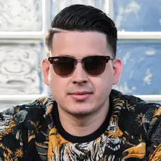 收听 Mayan、观看音乐视频、阅读小传、查看巡演日期等 ！