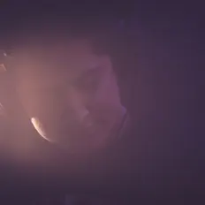 聆聽 Botero Music、觀看音樂影片、閱讀小傳、查看巡演日期等！
