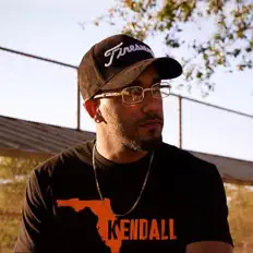 Ouça HIGHLE, assista a videoclipes, leia a biografia, veja as datas das turnês e mais!