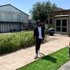 K.T. सुनें, म्यूज़िक वीडियो देखें, बायो पढ़ें, दौरे की तारीखें और बहुत कुछ देखें!