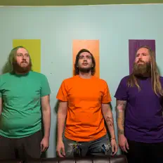 People Foodを聴いたり、ミュージックビデオを鑑賞したり、経歴やツアー日程などを確認したりしましょう！