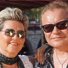Andy & Luciaを聴いたり、ミュージックビデオを鑑賞したり、経歴やツアー日程などを確認したりしましょう！
