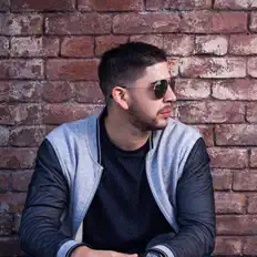 Escucha a Frisky, mira vídeos musicales, lee la biografía, consulta fechas de giras y mucho más.