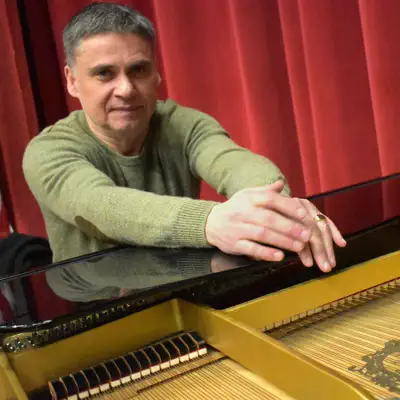 Listen to Anté Svircic, watch music videos, read bio, see tour dates & more!