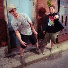 Écoutez Adaboi, regardez des vidéoclips, lisez la biographie, consultez les dates de tournée et plus encore !