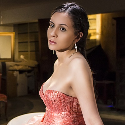 Listen to Thais, watch music videos, read bio, see tour dates & more!