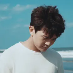 Dengarkan Hubert Ng, tonton video musik, baca bio, lihat tanggal tur & lainnya!