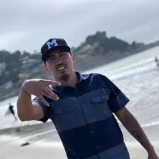 收听 Toofar、观看音乐视频、阅读小传、查看巡演日期等 ！
