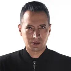 Escucha a DJ Pelos, mira videos musicales, lee su biografía, consulta las fechas de las gira y más.