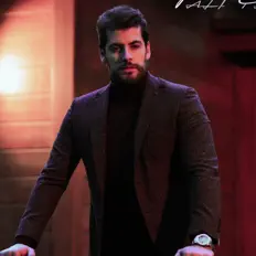 聆聽 Sinan Güleryüz、觀看音樂影片、閱讀小傳、查看巡演日期等！