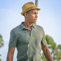 聆聽 Now You Can Exhale、觀看音樂影片、閱讀小傳、查看巡演日期等！