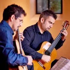 Poslechněte si interpreta Welsh Argentine Guitar Duo, sledujte hudební videa, přečtěte si životopis, podívejte se na data turné a další informace.