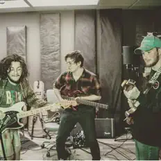 收听 Cannon Fire Orange、观看音乐视频、阅读小传、查看巡演日期等 ！