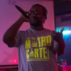 Escucha a Duck Lo, mira vídeos musicales, lee la biografía, consulta fechas de giras y mucho más.