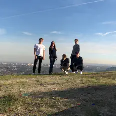 RAFTERS을(를) 듣고, 뮤직 비디오를 보고, 약력을 읽고, 투어 일정 등을 확인하세요!