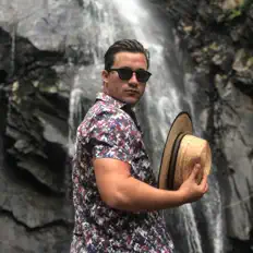 Listen to Daniel Arellano G., watch music videos, read bio, see tour dates & more!