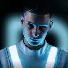 Philbeatを聴いたり、ミュージックビデオを鑑賞したり、経歴やツアー日程などを確認したりしましょう！