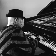 Escucha a Steve Bach, mira videos musicales, lee su biografía, consulta las fechas de las gira y más.