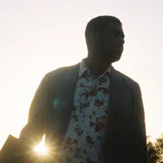 Hör dir ALFii an, schau dir Musikvideos an, lies die Biografie, finde Tourdaten und mehr!