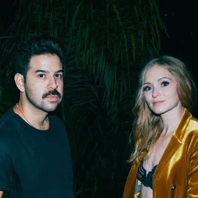 Poslechněte si interpreta supperclub, sledujte hudební videa, přečtěte si životopis, podívejte se na data turné a další informace.