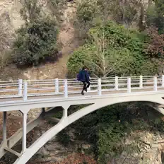 Posłuchaj wykonawcy zhanspit, obejrzyj teledyski, przeczytaj biografię, zobacz daty tras koncertowych i nie tylko!