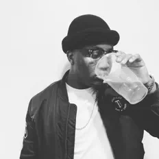Yung Dee on the Trackを聴いたり、ミュージックビデオを鑑賞したり、経歴やツアー日程などを確認したりしましょう！