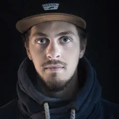 nusonixを聴いたり、ミュージックビデオを鑑賞したり、経歴やツアー日程などを確認したりしましょう！