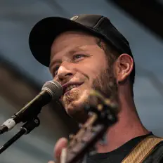 Ascolta Scott Cook, guarda video musicali, leggi la biografia, vedi le date del tour & altro!