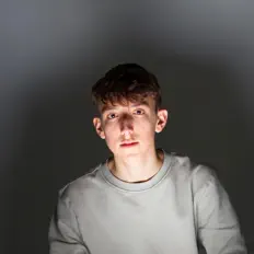 Listen to Oli Assor, watch music videos, read bio, see tour dates & more!