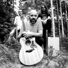 Poslechněte si interpreta Bast Ferry, sledujte hudební videa, přečtěte si životopis, podívejte se na data turné a další informace.