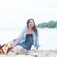 Posłuchaj wykonawcy Kathryn Colina, obejrzyj teledyski, przeczytaj biografię, zobacz daty tras koncertowych i nie tylko!