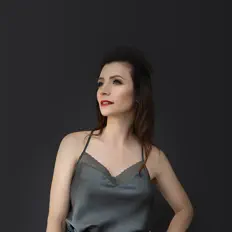 Escucha a Ирина Мейская, mira videos musicales, lee su biografía, consulta las fechas de las gira y más.