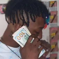 Qua4g सुनें, म्यूज़िक वीडियो देखें, बायो पढ़ें, दौरे की तारीखें और बहुत कुछ देखें!