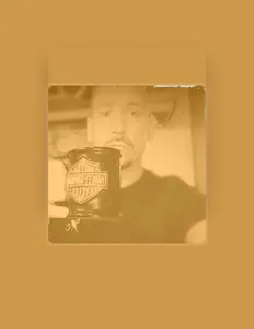 Ouve Hollywood, vê vídeos de música, lê a biografia, vê as datas da digressão e muito mais!