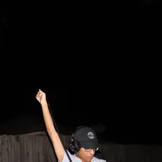 Dove Official सुनें, म्यूज़िक वीडियो देखें, बायो पढ़ें, दौरे की तारीखें और बहुत कुछ देखें!