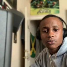 Escucha a THRap, mira videos musicales, lee su biografía, consulta las fechas de las gira y más.