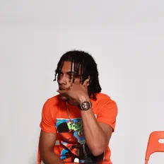 Ouve La4Real, vê vídeos de música, lê a biografia, vê as datas da digressão e muito mais!