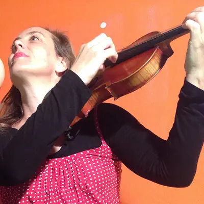 Listen to Stéphanie Joire, watch music videos, read bio, see tour dates & more!