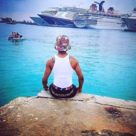 Broken (feat. Valentine) JayRich