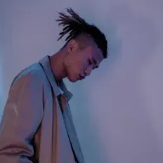 Dengarkan Bruce Lean, tonton video musik, baca bio, lihat tanggal tur & lainnya!