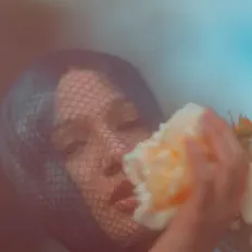 Écoutez Destiny Siile, regardez des vidéoclips, lisez la biographie, consultez les dates de tournée et plus encore !