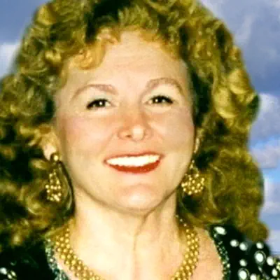 Escucha a Olga Layevska, mira videos musicales, lee su biografía, consulta las fechas de las gira y más.