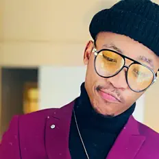 Ακούστε περιεχόμενο από Gelo, παρακολουθήστε μουσικά βίντεο, διαβάστε το βιογραφικό, δείτε ημερομηνίες περιοδείας, και πολλά ακόμη!