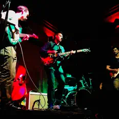 Flood Mansion dinle, müzik videolarını izle, biyografisini oku, tur tarihlerini ve daha fazlasını gör!