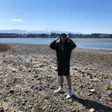 收听 Jmo423、观看音乐视频、阅读小传、查看巡演日期等 ！