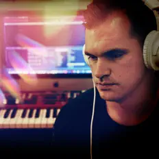 Ακούστε περιεχόμενο από CompletionBeats, παρακολουθήστε μουσικά βίντεο, διαβάστε το βιογραφικό, δείτε ημερομηνίες περιοδείας, και πολλά ακόμη!